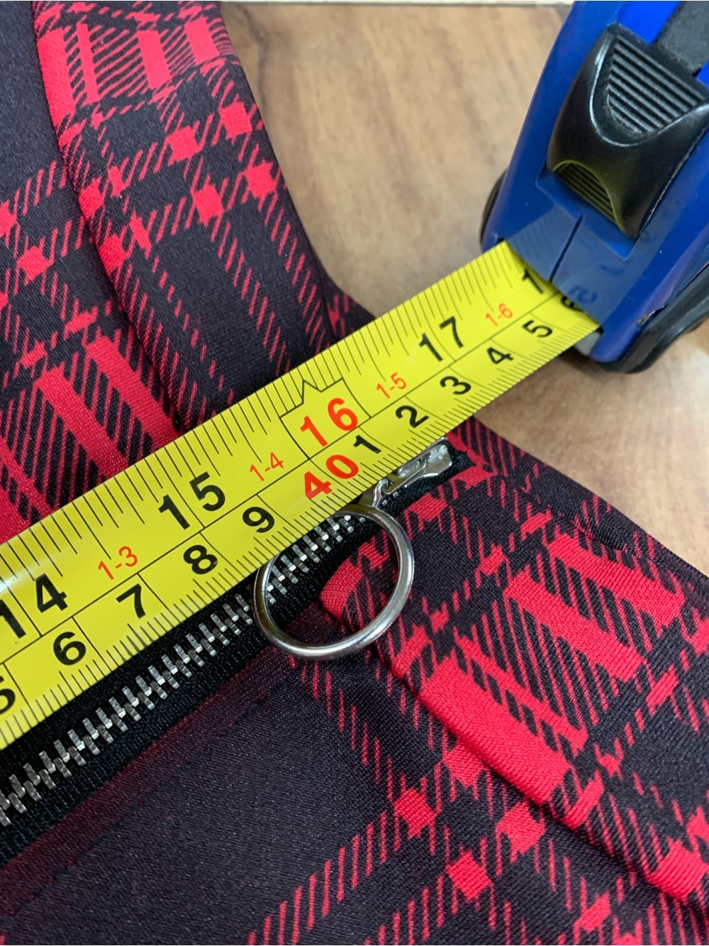 Hot Topic Skater Skirt Womens Medium Black Red Plaid Punk Goth Preppy Front Zip - Picture 12 of 13